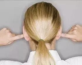 耳朵闷痛怎么回事,耳朵闷是怎么回事用什么药