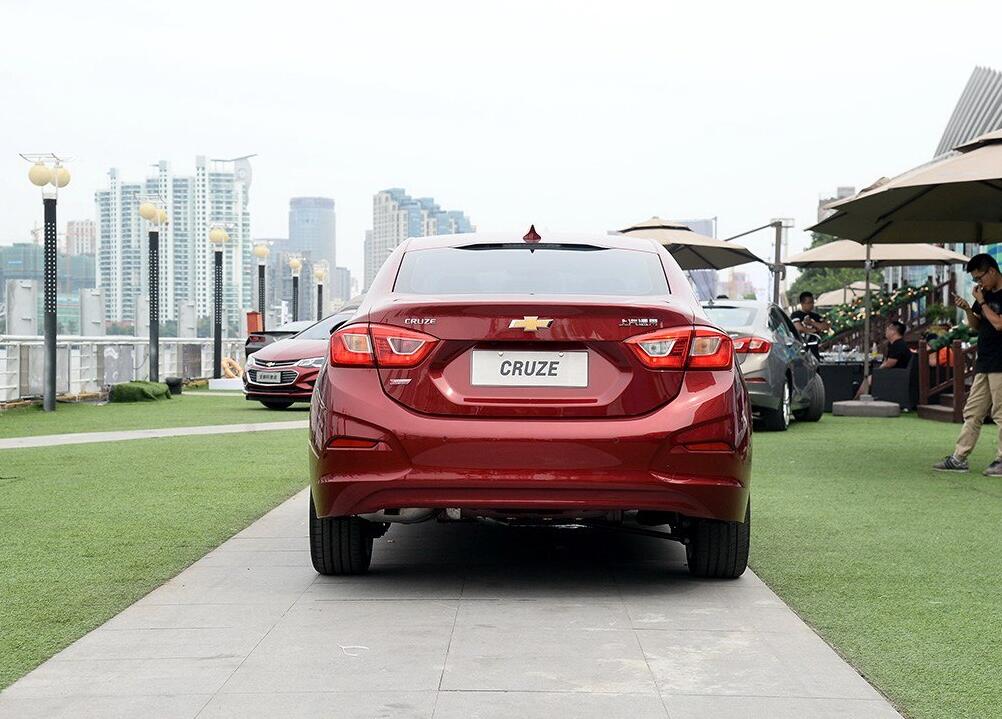 雪佛兰科鲁兹老款和新款的区别,雪佛兰科鲁兹老款新款有什么区别