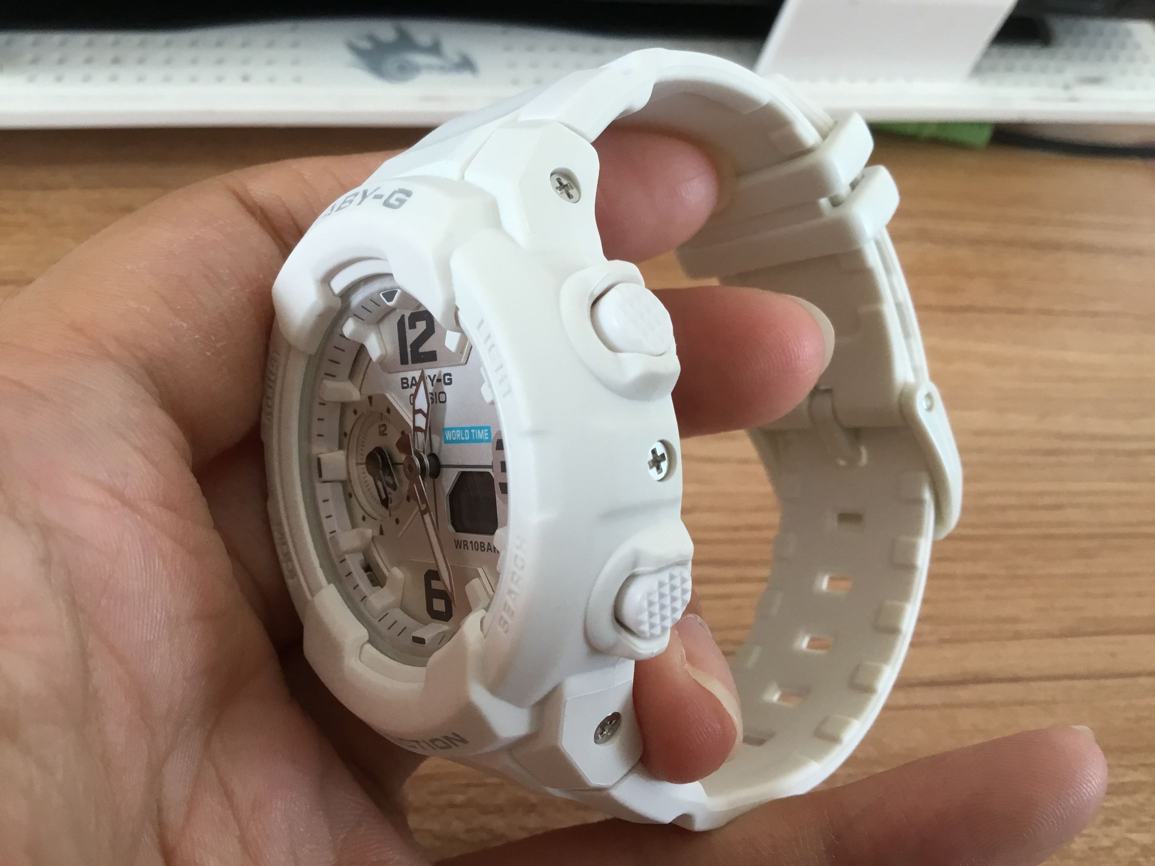 卡西欧运动白色手表掉漆怎么补漆,卡西欧手表氧化变色处理方法