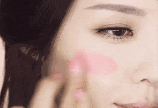 皮肤偏黑适合什么颜色口红显白,卡姿兰口红哪个色号显白显年轻