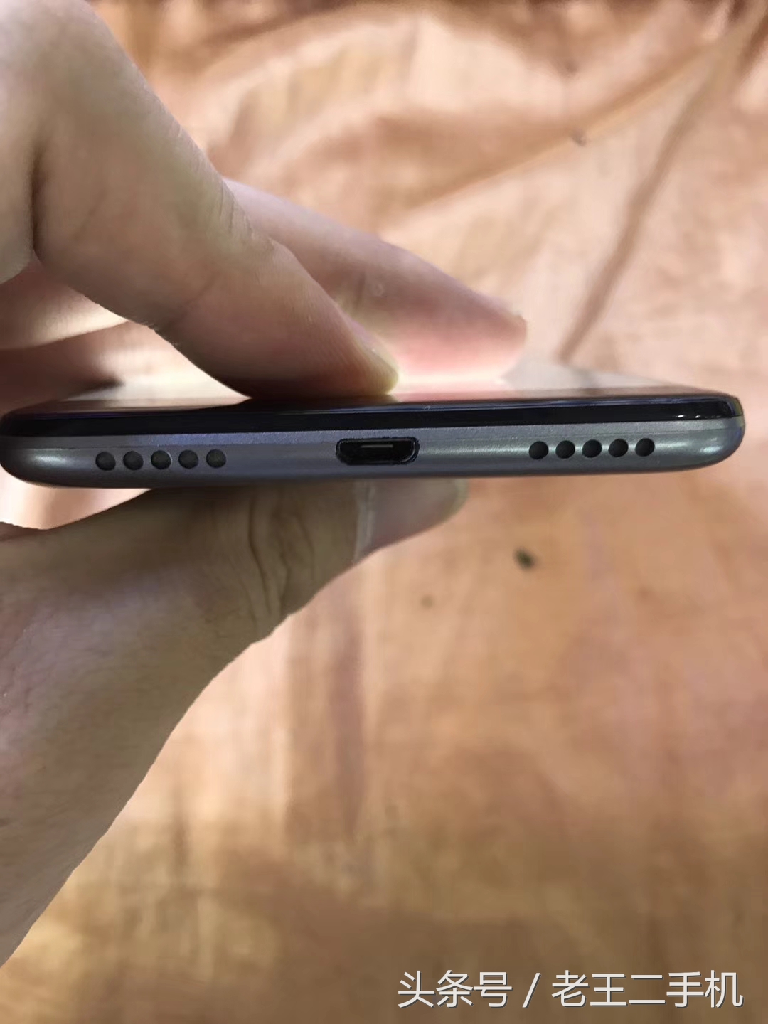 性能好两百元以下的手机,五六百左右的二手机