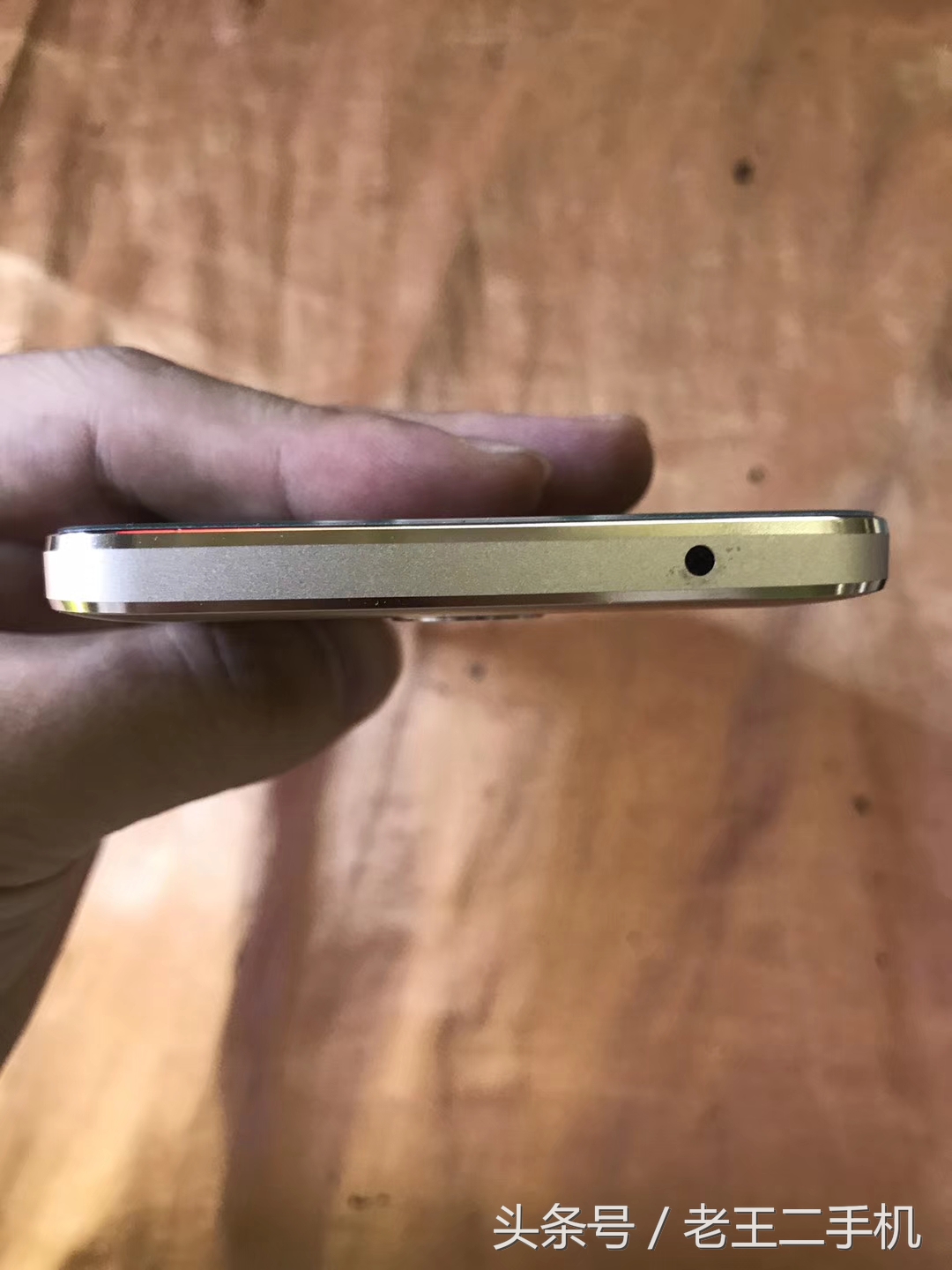 性能好两百元以下的手机,五六百左右的二手机