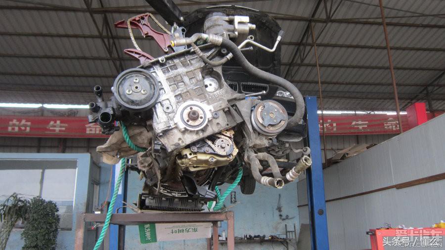 宝马320I大修发动机解决严重烧机油、冒蓝烟、尾气发臭问题