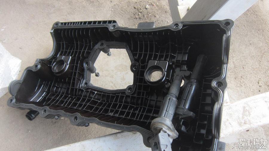 宝马320I大修发动机解决严重烧机油、冒蓝烟、尾气发臭问题