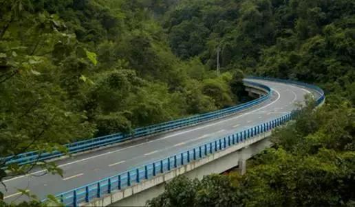 云南最美公路自驾出行攻略,自驾去云南沿途的风景美不胜收