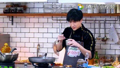 薛之谦现场做美食,薛之谦美食告白记做饭
