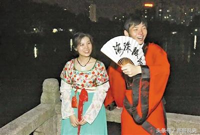 日本女生为什么冬天光着腿,日本妹子为什么冬天还光着腿