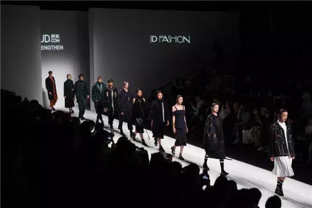 奢侈品市场真的会回暖吗,今年奢侈品消费