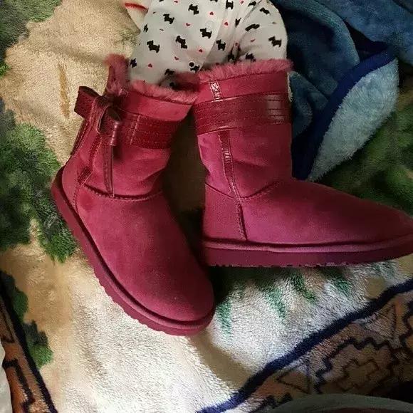 卖假ugg被抓,假ugg被查处