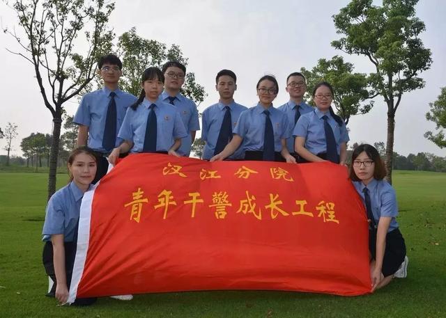 原创MV！中秋节，听湖北检察官献唱《妈妈家门口的月亮》