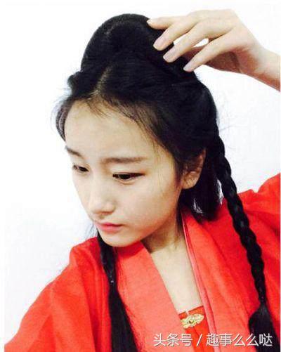 出门发型简单好看披肩编发,十分钟出门编发丸子头