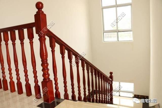 湖北二层农村自建小别墅毛坯造价,为什么农村自建房轻钢别墅不多