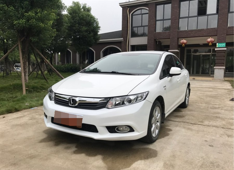 落地价15万买本田思域三厢哪款车,本田思域14.19万落地多少钱