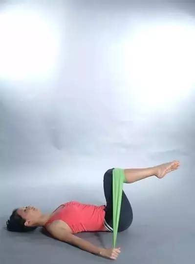 普拉提脊椎灵活训练30分钟,普拉提脊柱发力训练方法慢动作