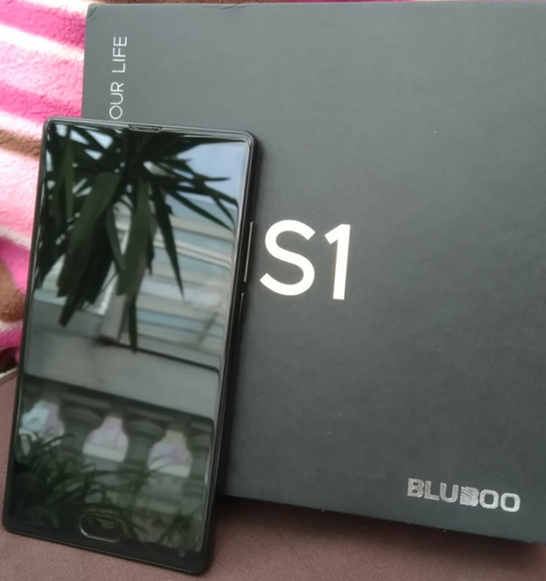 这家深圳厂商敢跟三星S8对飙，却落了个山寨MIX的骂名