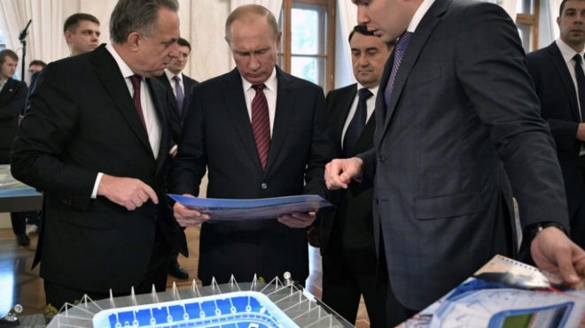 「足球」俄罗斯世界杯赛场建设缓慢，普大帝却打上了太极