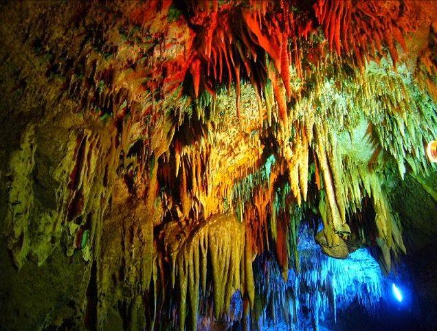 五彩的溶洞,沂水天然地下溶洞画廊