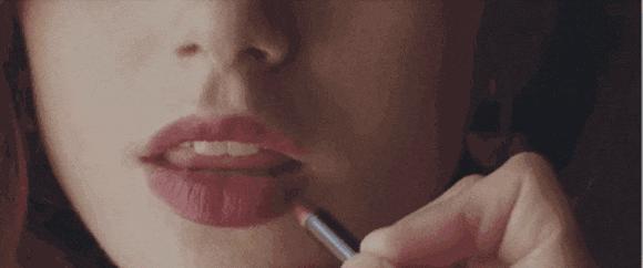 皮肤偏黑适合什么颜色口红显白,卡姿兰口红哪个色号显白显年轻