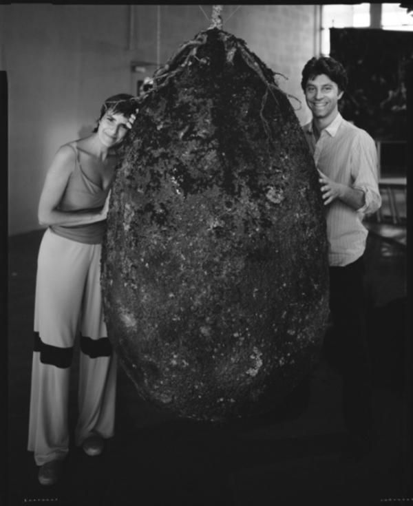 南极发现的人形神秘生物,考古专家真的发现卵生蛋吗