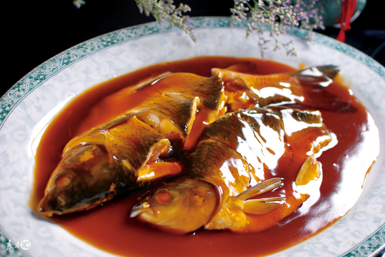 大师傅教你做正宗的西湖醋鱼，芡汁清淡，肉质鲜嫩，学会超有面子