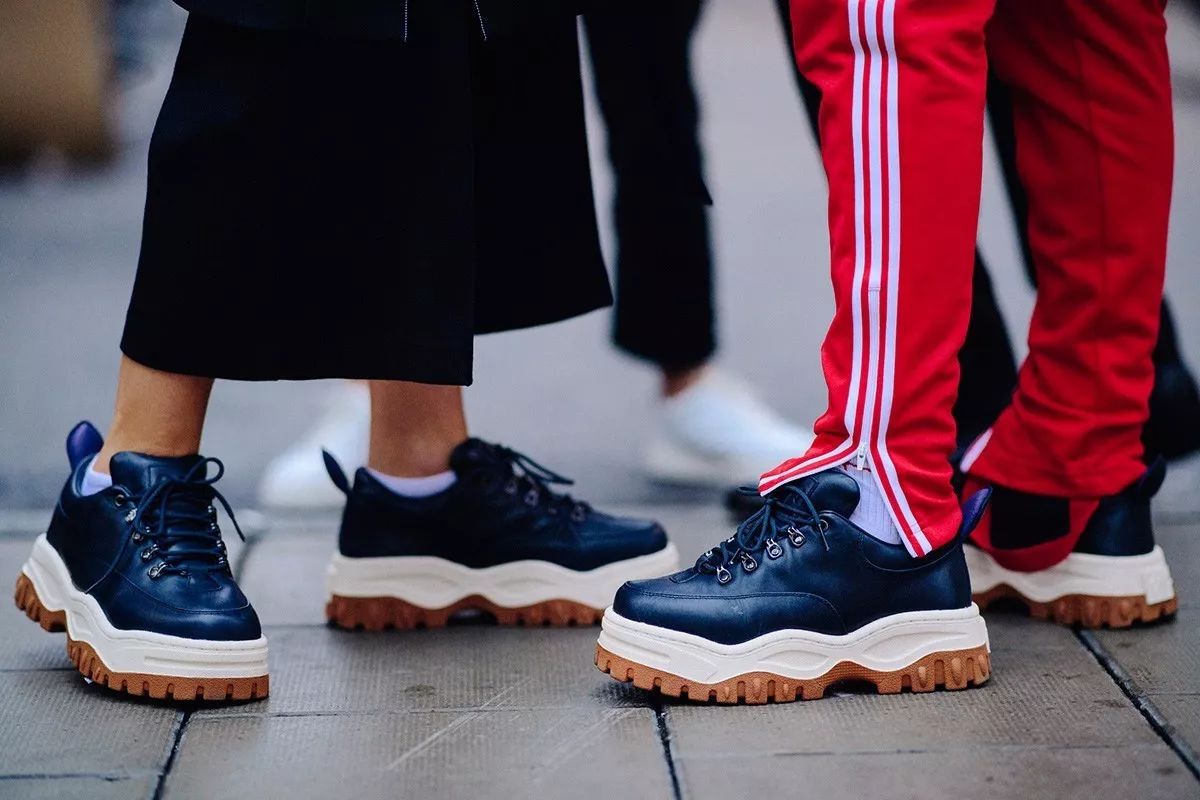 给你一份Sneaker趋势分析，让你在潮流的道路上越走越顺！