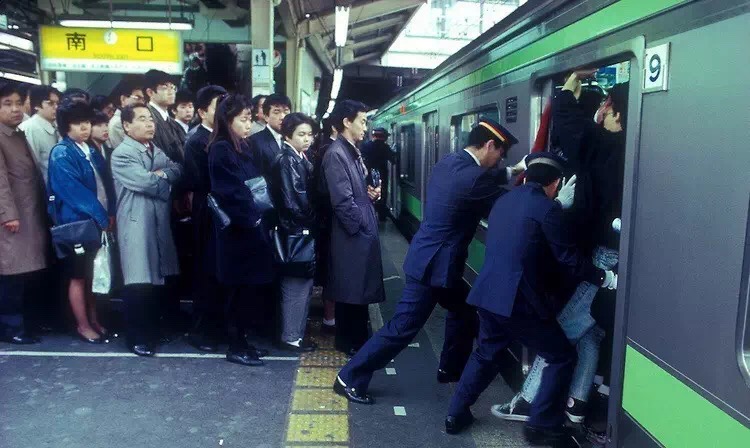 tt体验官？酒店试睡员？盘点7大奇葩轻松高薪又无人知晓的工作