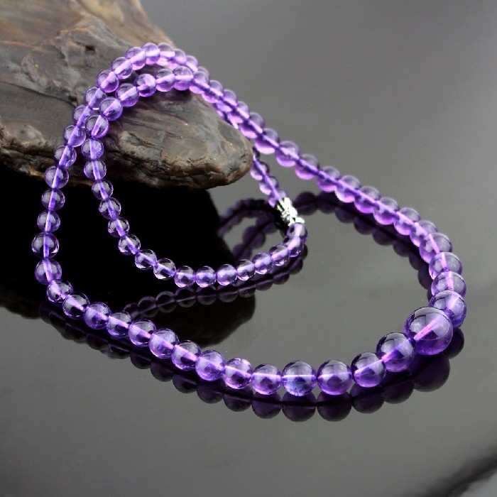 项链买什么材质的好?选对项链打造您的专属品位!