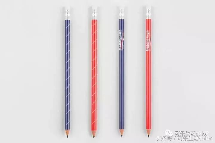 「超厚底洞洞鞋」太浮夸！Balenc*aga最新联名单品又引热议？！