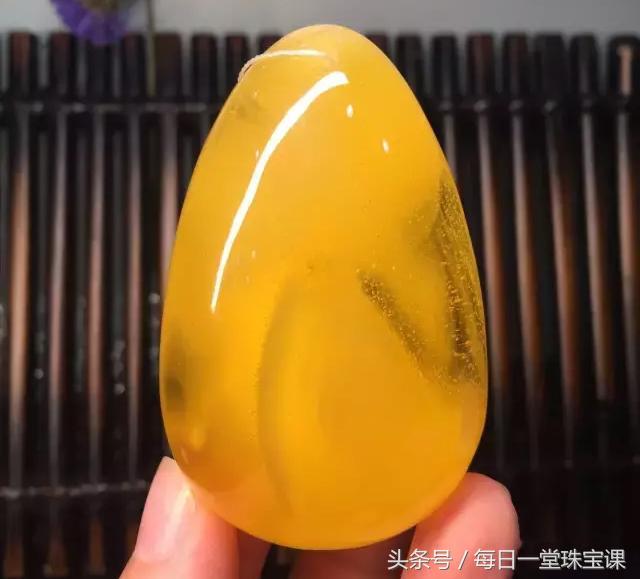 最好的蜜蜡是怎样的,300块钱可以买到什么品质的蜜蜡