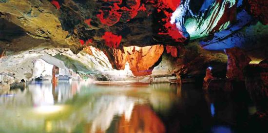 五彩的溶洞,沂水天然地下溶洞画廊
