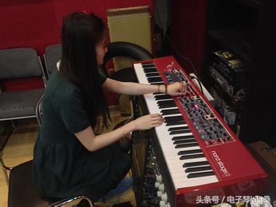 成年人学电钢琴好还是电子琴好,教我学电子琴