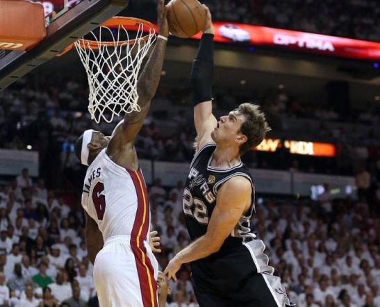 詹皇十大经典战役,詹皇最强一扣