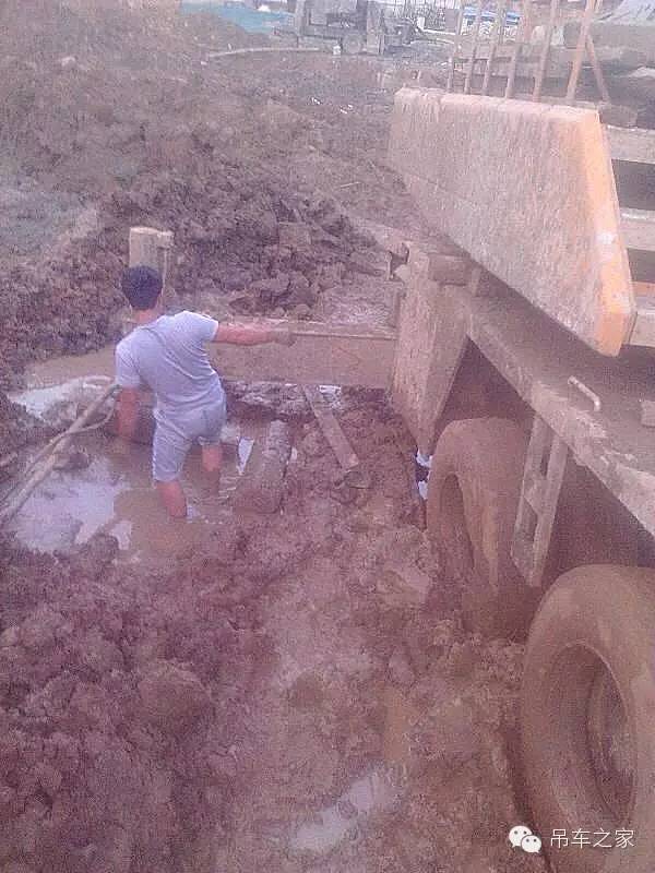 外国超大型履带式起重机,履带式伸缩臂起重机推荐