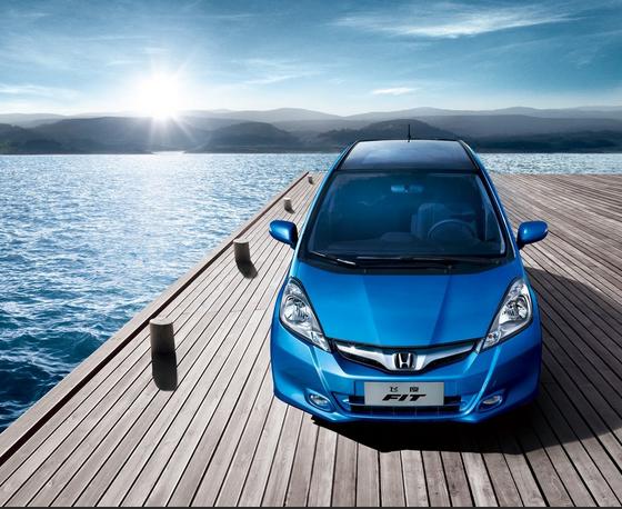 侧位停车莫惊慌，稳操作准测距一步到位很简单