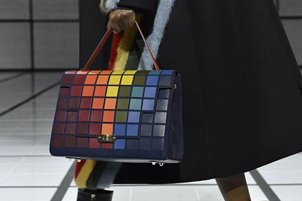 今年最流行款时尚包包,今年流行的时尚包包