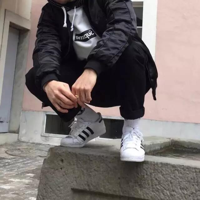 5张照片时尚潮流穿搭,50岁潮人穿搭