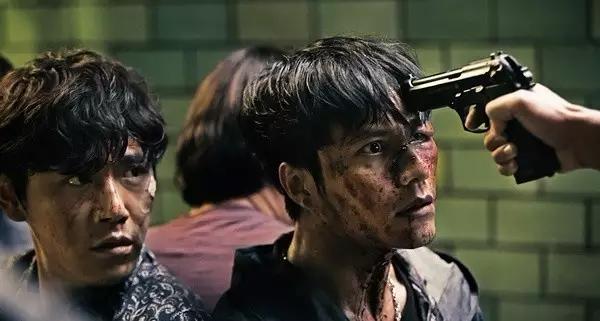 七次提名三大国际电影节影帝,大家却只知道他是女王小老公!