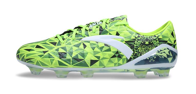 山寨足球鞋,安踏雄狮足球鞋郑智