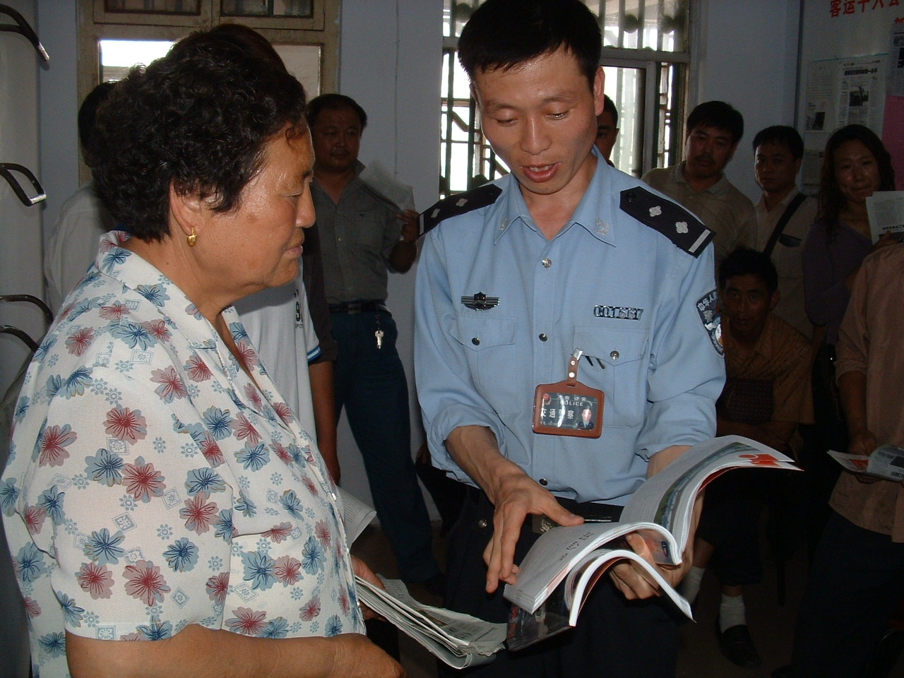 #我们的英雄#高速雷锋齐凤利:生死瞬间,救人场景不止一次上演