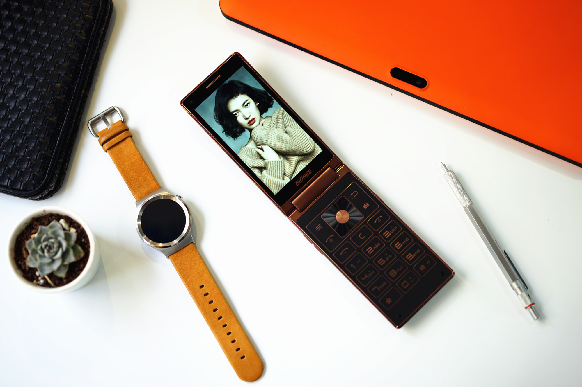 打破陈规翻转新时代：金立天鉴W909旗舰首评