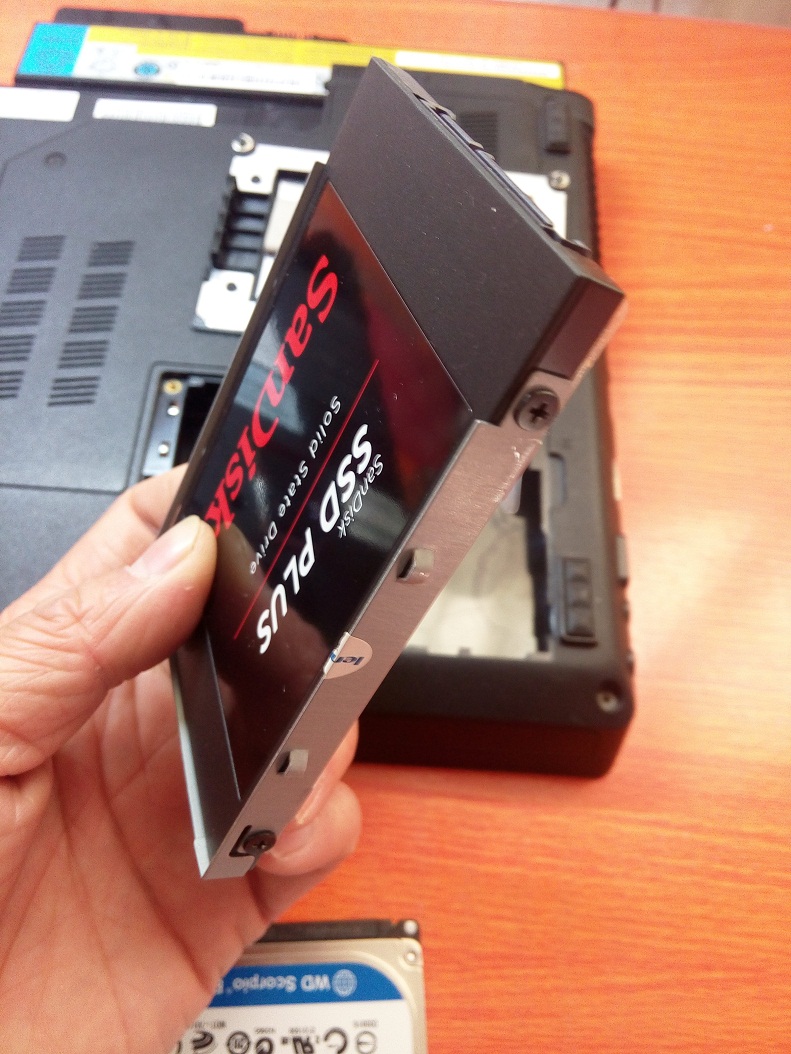 给老旧电脑更换固态硬盘提升性能,老电脑更换成固态硬盘教程