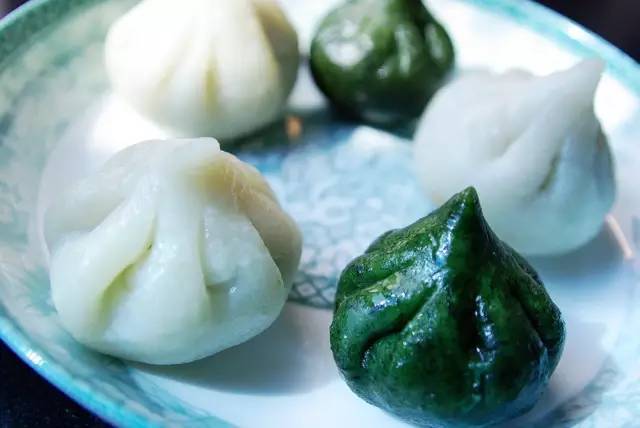 赶在清明之前，为自己做一只青团|一切时节皆与故土食物相关