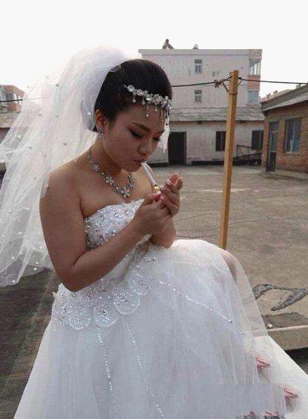 偷东西逃跑的搞笑图片,偷东西被发现的搞笑图片