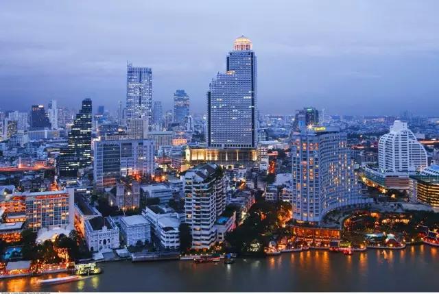 揭秘:真实的泰国人妖,昙花一现的美丽