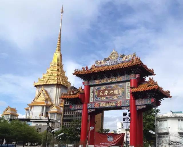 揭秘:真实的泰国人妖,昙花一现的美丽