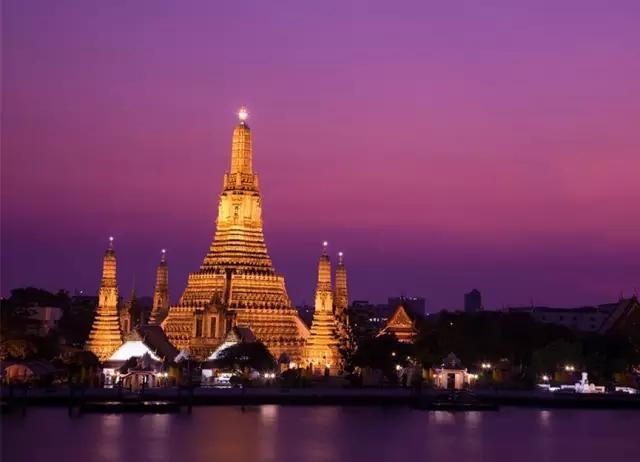 揭秘:真实的泰国人妖,昙花一现的美丽