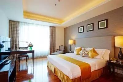 揭秘:真实的泰国人妖,昙花一现的美丽