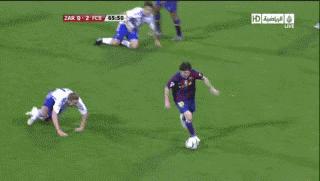 梅西一条龙过人4k视频,梅西犯罪式过人2015