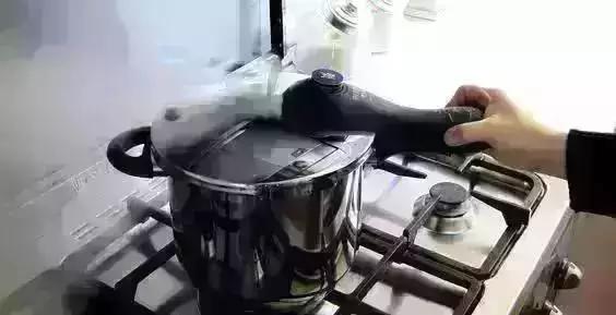 买一口家用好炒锅多少钱,德国原装进口铸铁锅