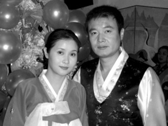 他曾比葛优还有名，因演反派被唾骂追打，53岁坚持丁克至今无子